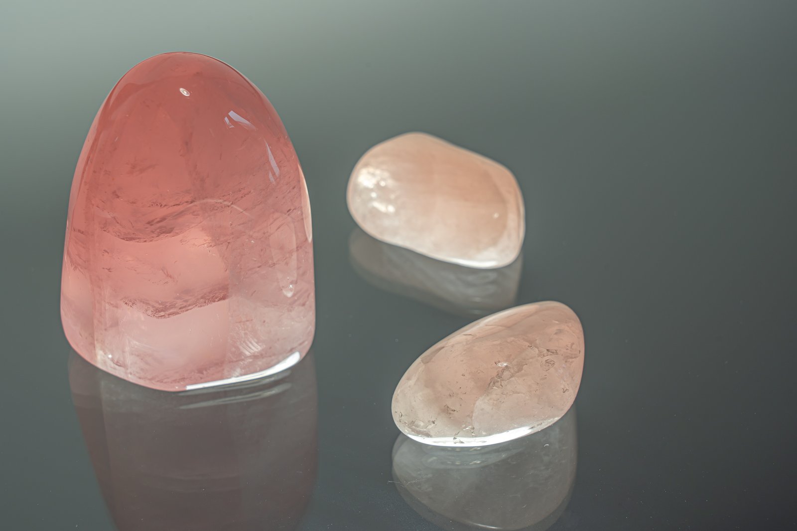 Rose quartz boulders in stock at Quartz Boulders